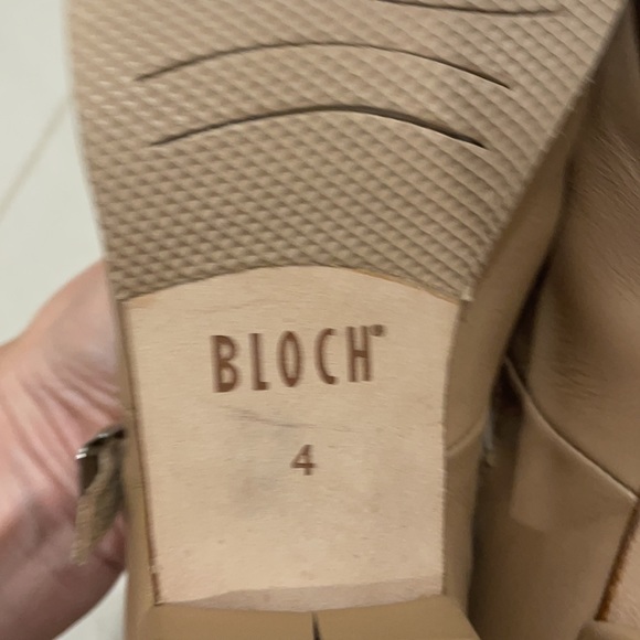 2 pairs of dance shoes 🩰 Tap and Jazz - Picture 3 of 8